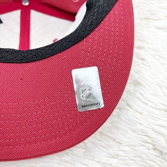 Reebok NHL Arizona Coyotes Red Flat Bill Cap Hat Size S/M - Picture 4 of 4